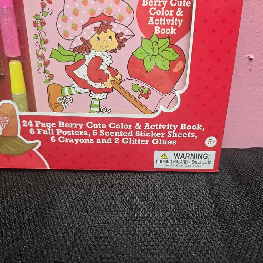 Strawberry Shortcake Color Activity Set - Picture 2 of 3